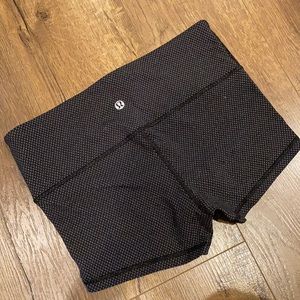 Lululemon short shorts